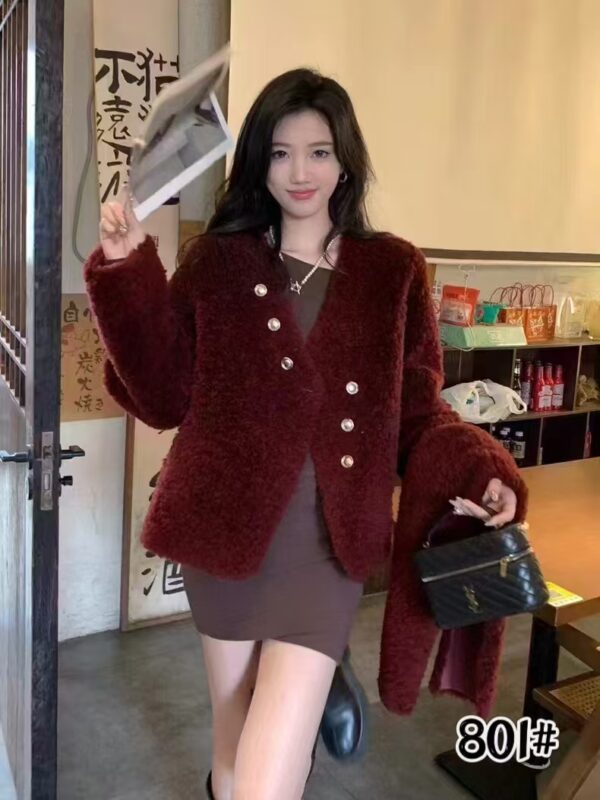 女性のロングコート